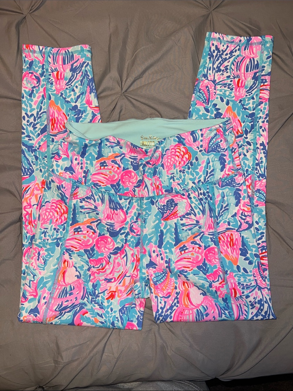 Lilly Pulitzer Luxletic Blue Pink Seashell Print Activewear Leggings - Picture 6 of 11